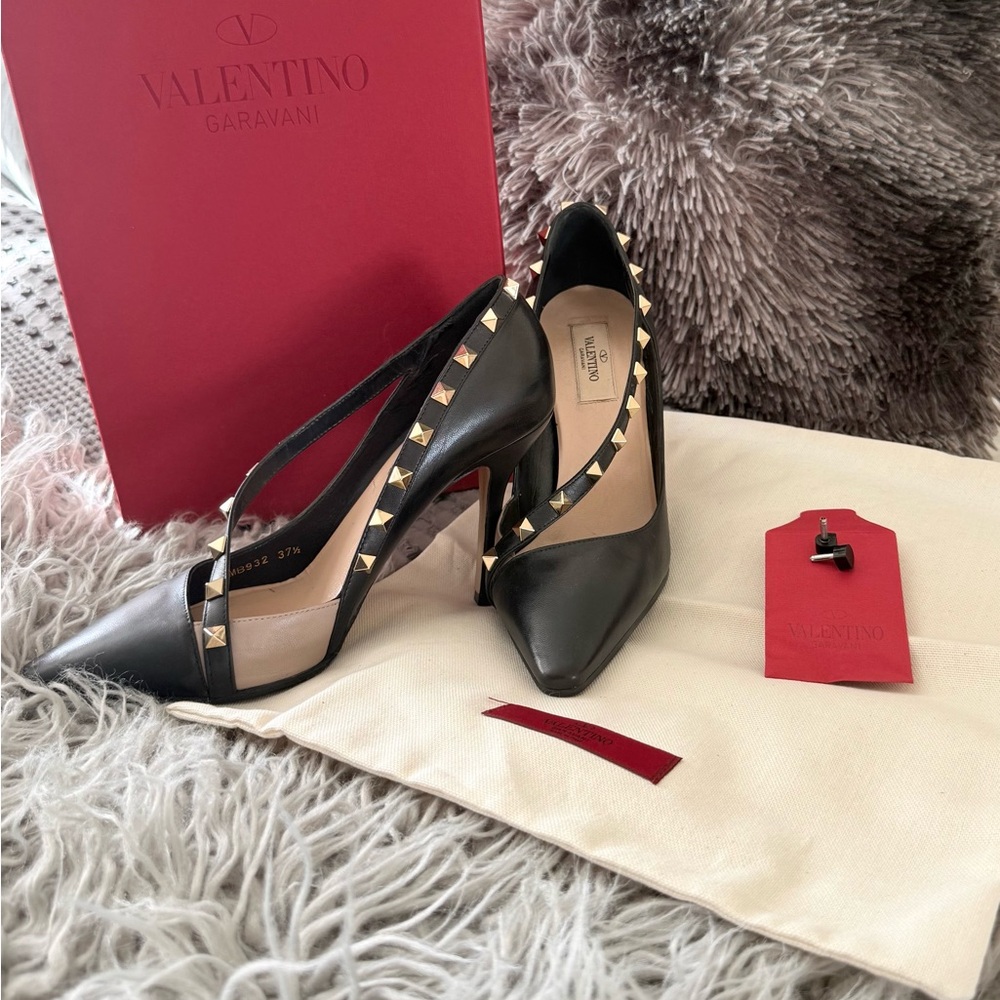 Valentino Garavani Black D’Orsay Leather Pumps